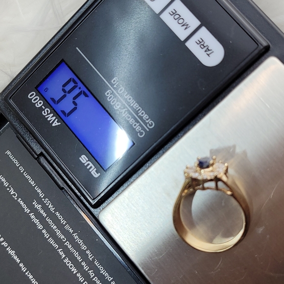 14KT YELLOW GOLD DIAMOND AND SAPPHIRE RING - Picture 15 of 15